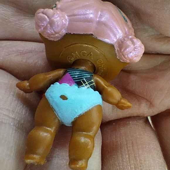 LOL Surprise! OMG Dance Miss Royale Fashion Doll and Extra Little Dolls - Picture 6 of 6